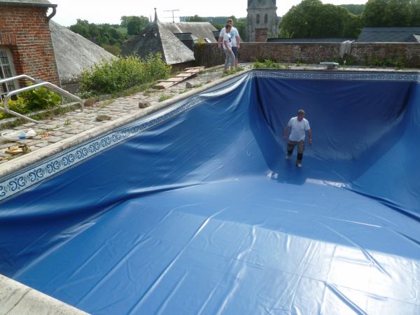 Liner bleu marine avec frise