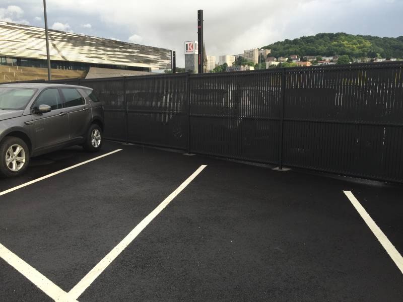 Cloture en panneaux Betafence gris anthracite avec occultant pvc à Rouen 76200