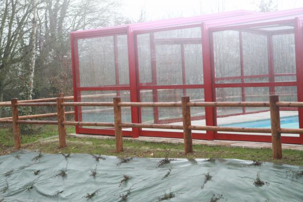 Ensemble paysagé : piscine abri et jardin prés de Totes 76