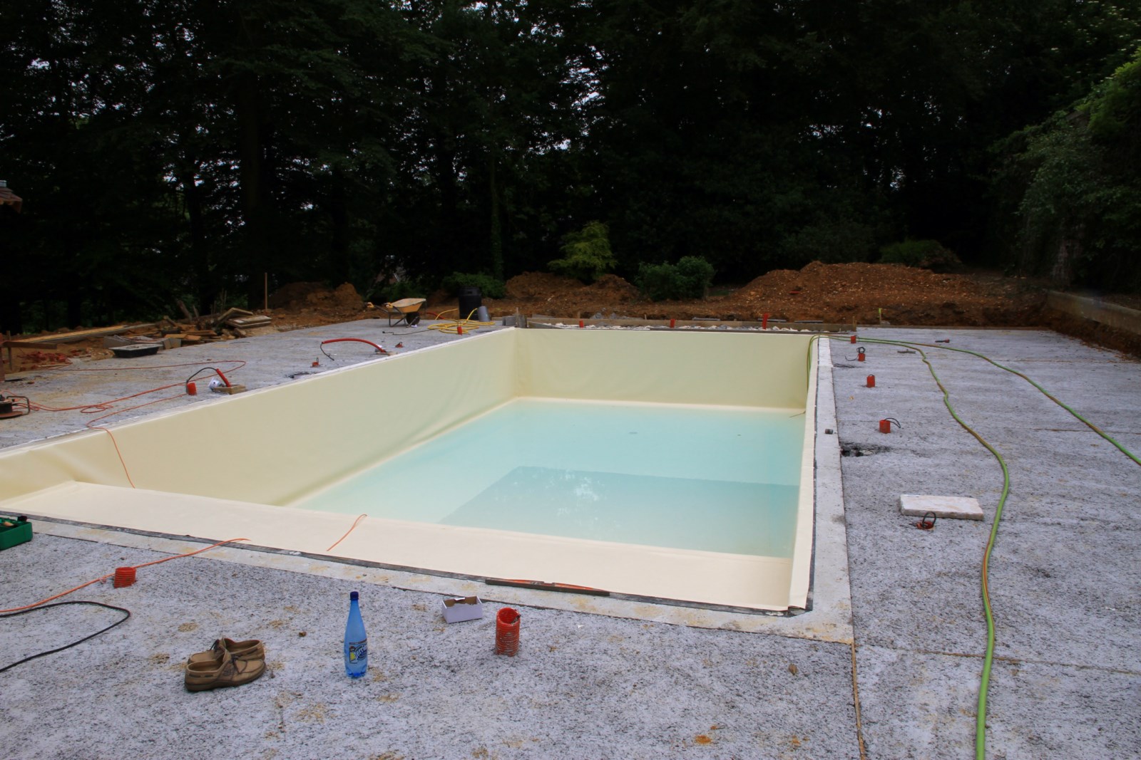 Bassin avec revetement en PVC armé en cour de remplissage région de Luneray 76810