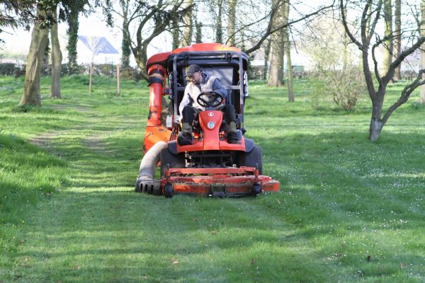 Tonte de grande surfaçe en Normandie