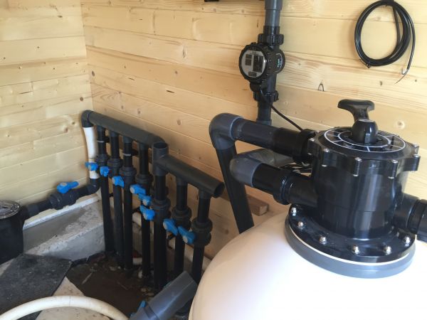 Vanne six voies sur filtre à sable